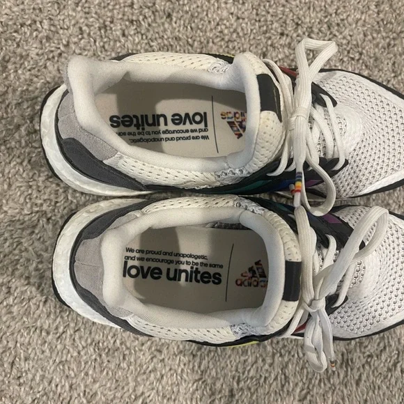 SOLD❗️Adidas’ love unites ultra boosts (2020) 🏳️‍🌈 - Picture 5 of 8